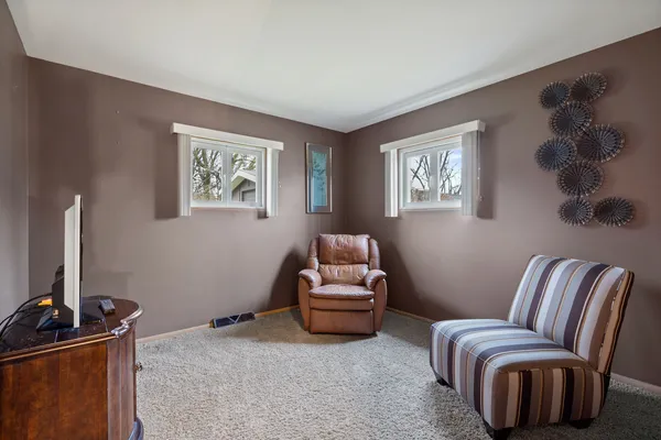 $1,800 | 537-541 North Edgelawn Drive, Unit 537, Aurora, IL 60506