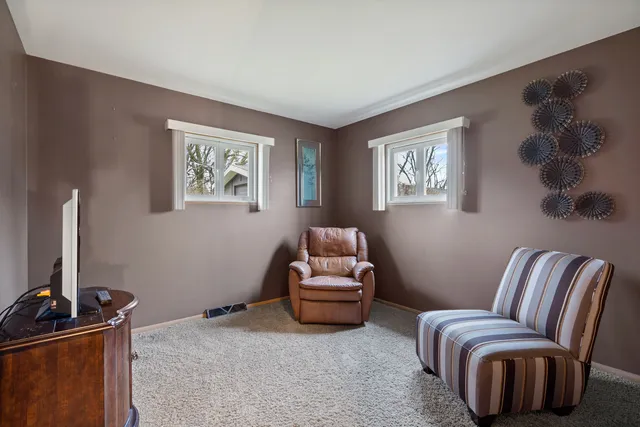 $1,800 | 537-541 North Edgelawn Drive, Unit 537, Aurora, IL 60506