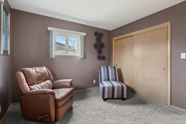 $1,800 | 537-541 North Edgelawn Drive, Unit 537, Aurora, IL 60506