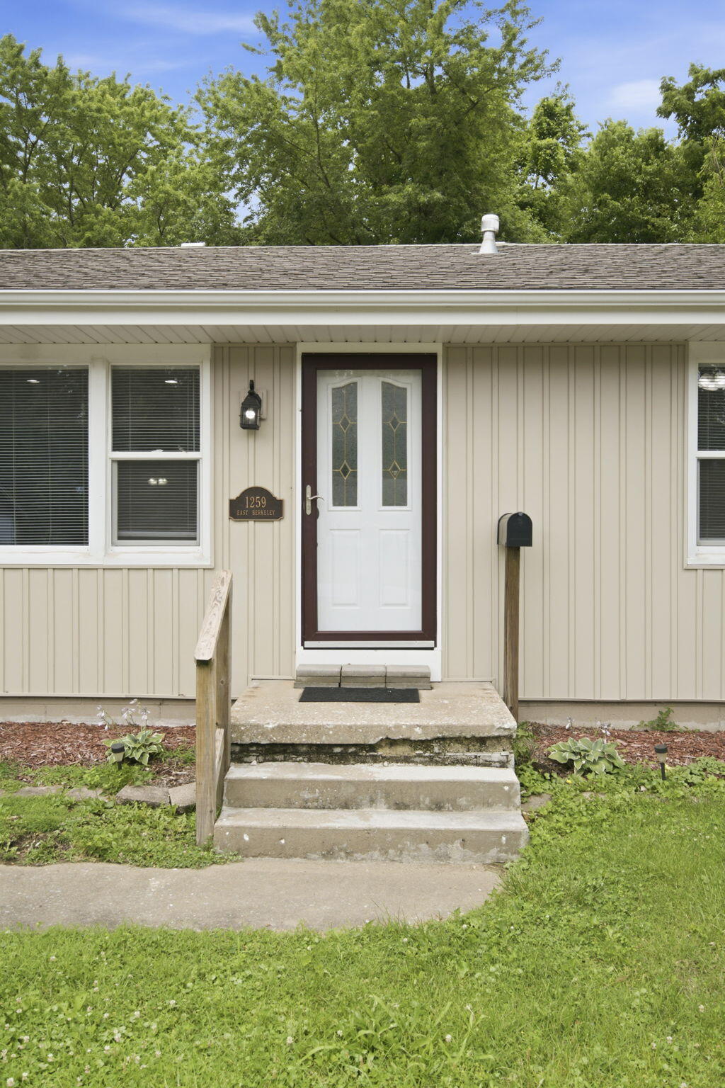 1259 East Berkeley Street Springfield, MO 65804 - Photo 4 of 29 4-web-or-mls-DSC05715