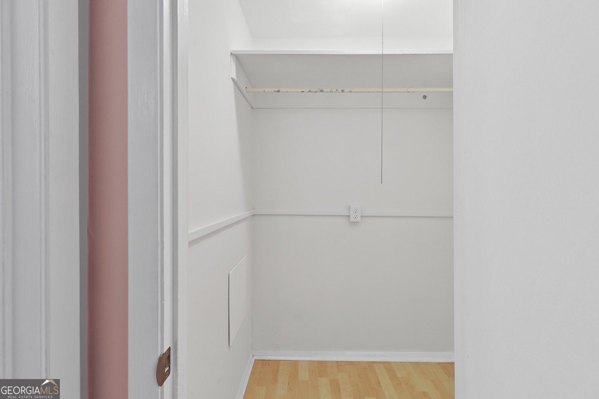 401 North Cromwell Road, Unit 2Q Savannah, GA 31410 - Photo 27 of 35 a view of small space