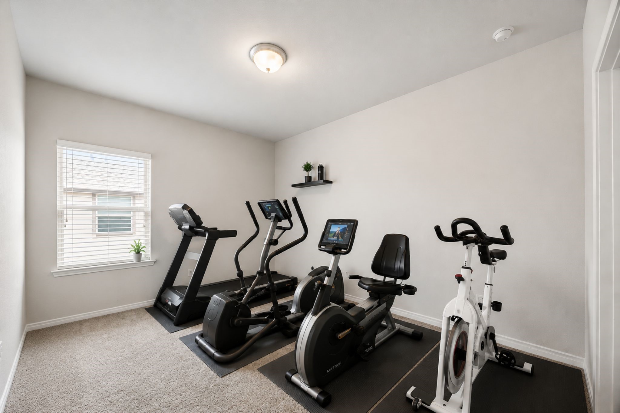 1907 Sapphire Pines Lane Rosenberg, TX 77469 - Photo 30 of 43 BEDROOM 5 - CURRENTLY THE PERFECT SPOT FOR A HOME GYM!