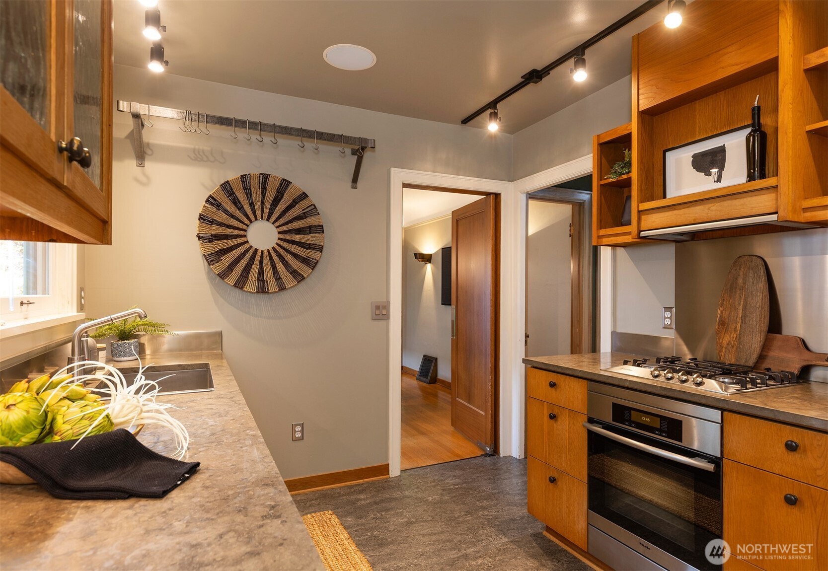 7 Newell Street Seattle, WA 98109 - Photo 12 of 34