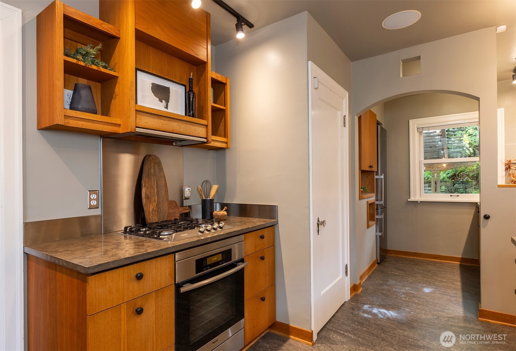 7 Newell Street Seattle, WA 98109 - Photo 13 of 34