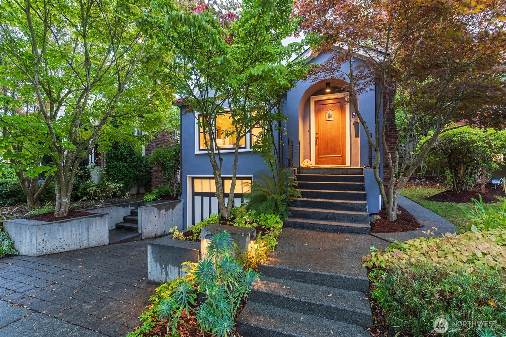 7 Newell Street Seattle, WA 98109 - Photo 2 of 34