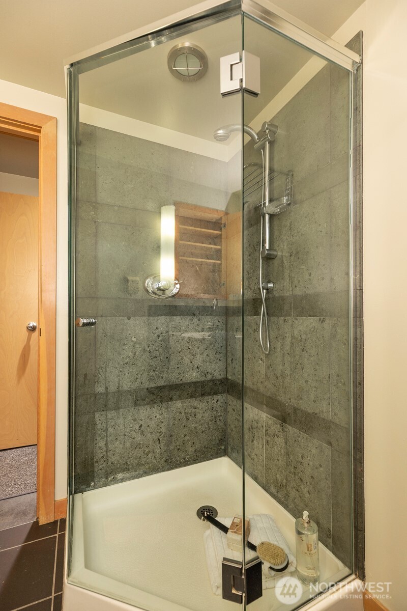 7 Newell Street Seattle, WA 98109 - Photo 25 of 34