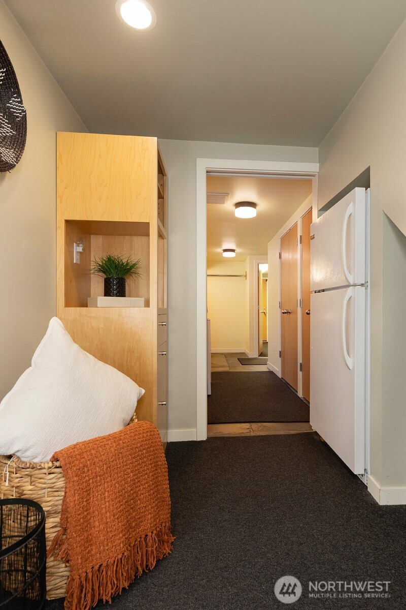 7 Newell Street Seattle, WA 98109 - Photo 26 of 34