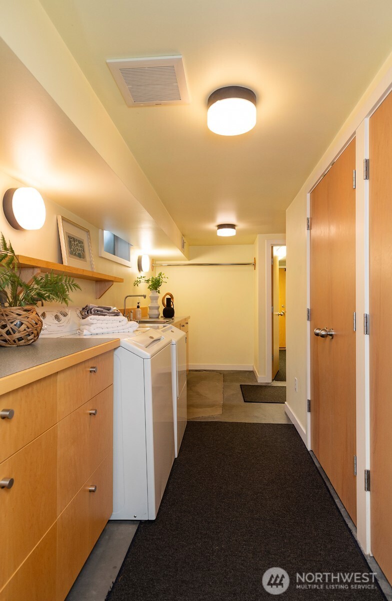 7 Newell Street Seattle, WA 98109 - Photo 27 of 34