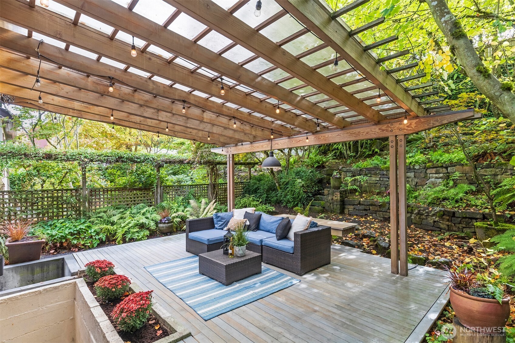 7 Newell Street Seattle, WA 98109 - Photo 3 of 34