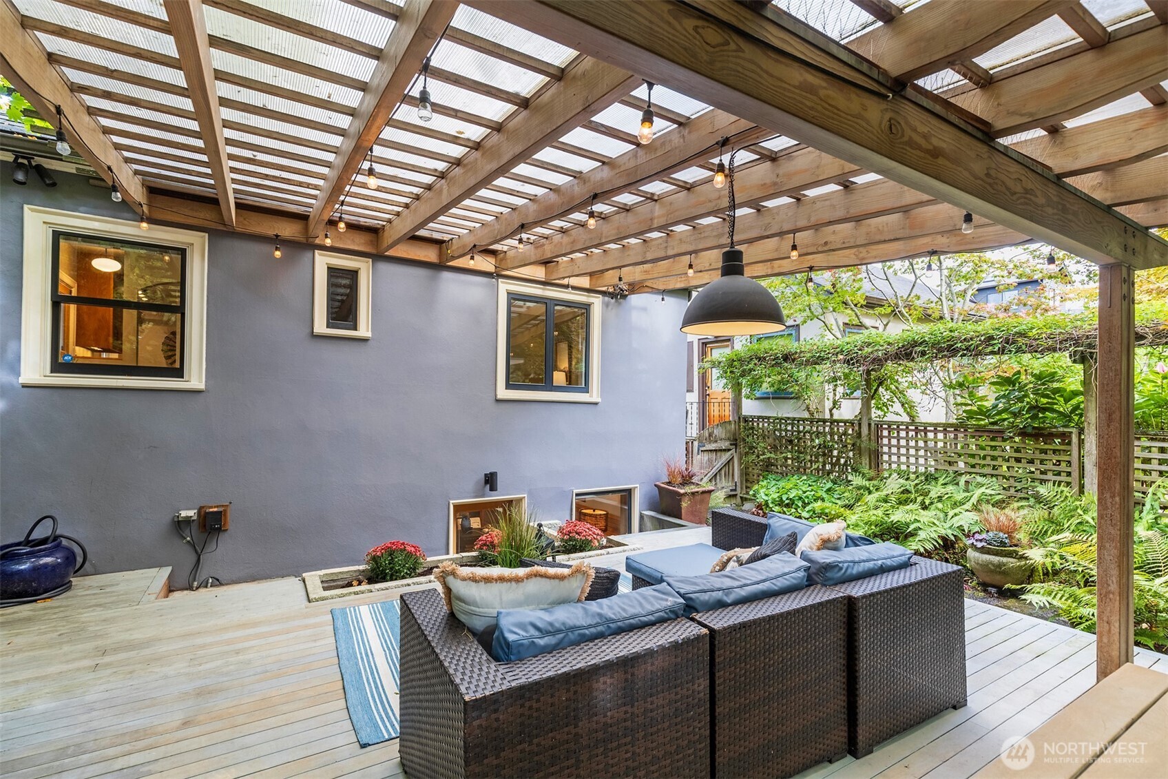 7 Newell Street Seattle, WA 98109 - Photo 32 of 34