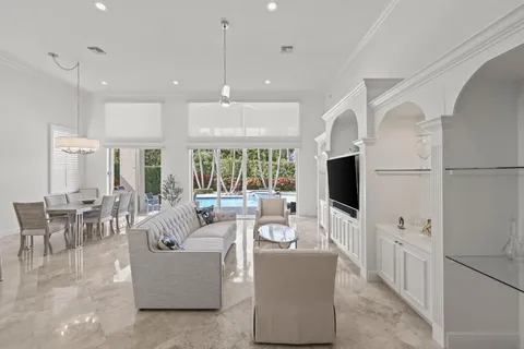 $975,000 | 7150 Mallorca Crescent, Boca Raton, FL 33433