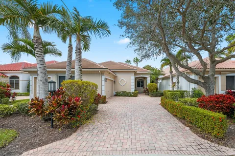 $975,000 | 7150 Mallorca Crescent, Boca Raton, FL 33433