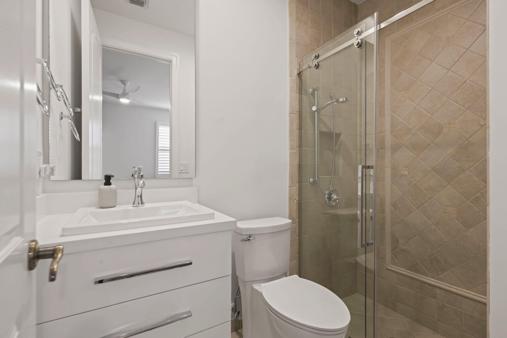 7150 Mallorca Crescent Boca Raton, FL 33433 - Photo 34 of 51 Guest Bath