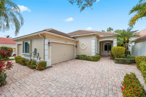 $975,000 | 7150 Mallorca Crescent, Boca Raton, FL 33433