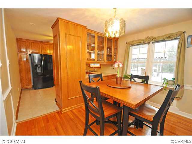 11600 Winterpock Road Chesterfield, VA 23838 - Photo 6 of 10 a dining room with furniture and window