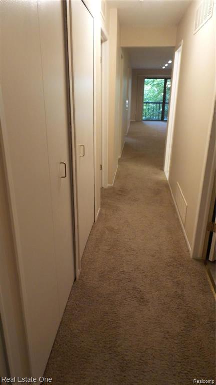 29535 Pine Ridge Circle, Unit 10 Farmington, MI 48331 - Photo 31 of 43