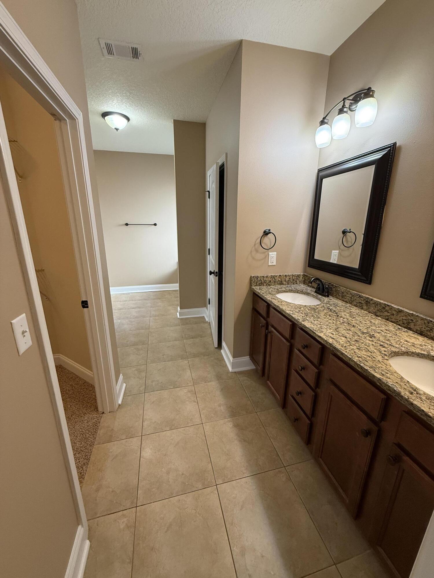 4555 Hermosa Road Crestview, FL 32539 - Photo 11 of 25 Master Bath