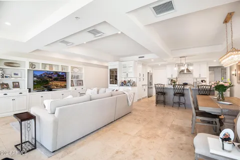 $1,250,000 | 7117 East Rancho Vista Drive, Unit 4011, Scottsdale, AZ 85251