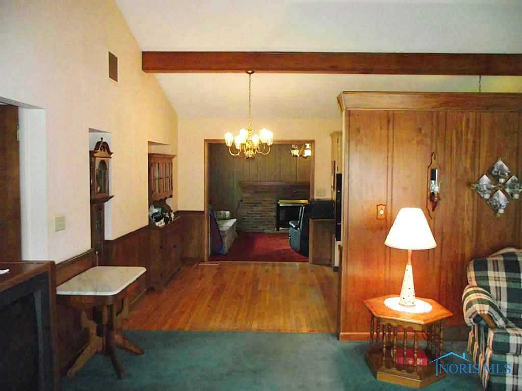 2905 Sequoia Road Toledo, OH 43617 - Photo 7 of 15 Living Room.