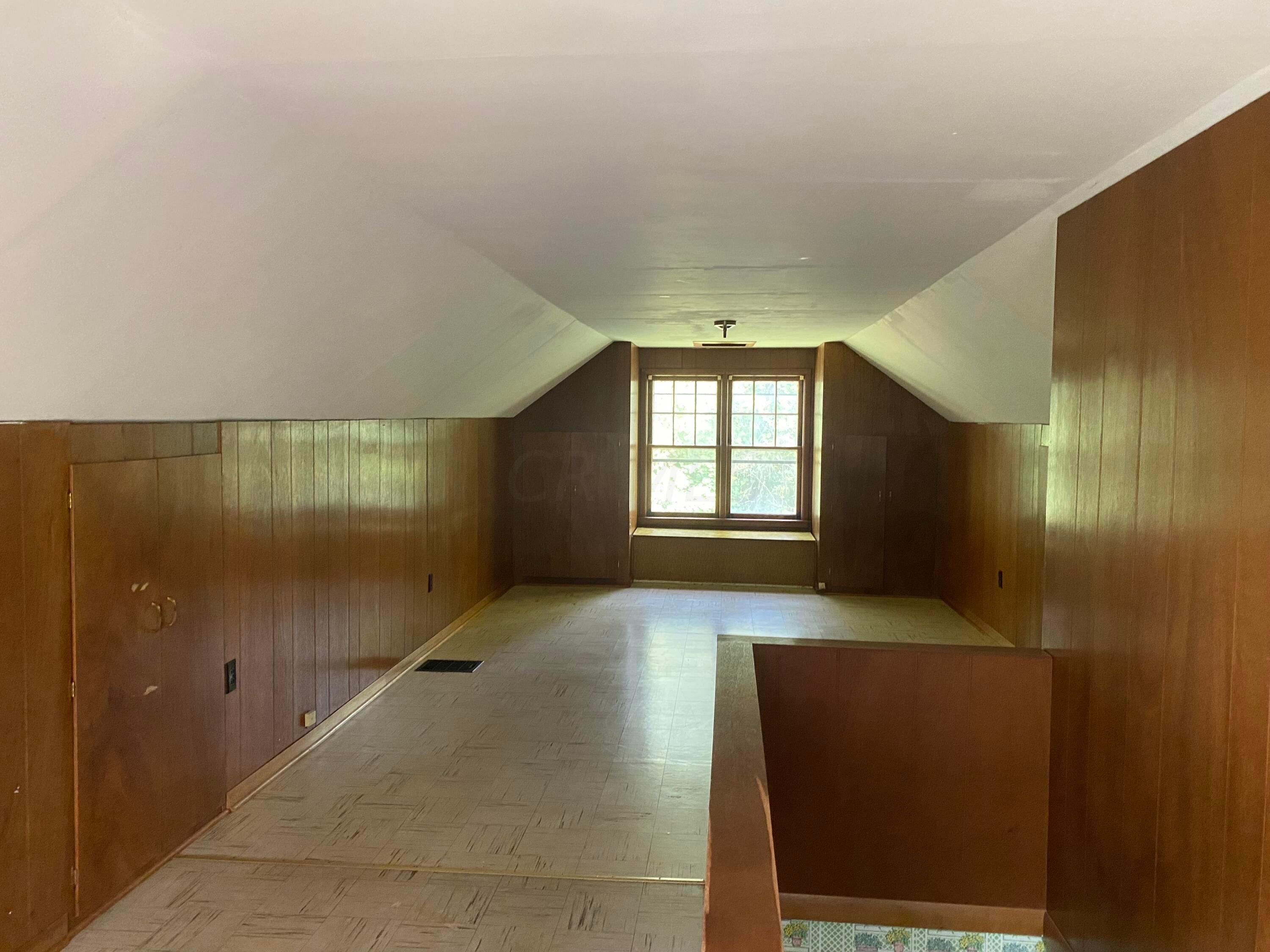 1872 Stelzer Road Columbus, OH 43219 - Photo 20 of 22 Bedroom 3
