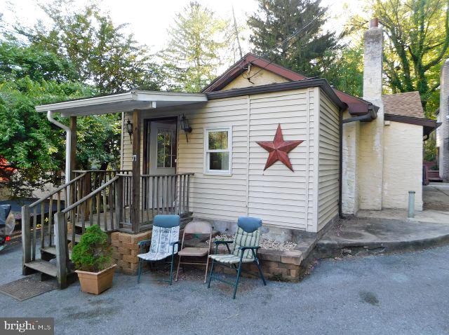 71 Klapperthal Road Reading, PA 19606 - Photo 2 of 39