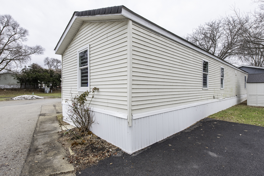 38569 North Sheridan Road, Unit 512 Beach Park, IL 60087 - Photo 23 of 24