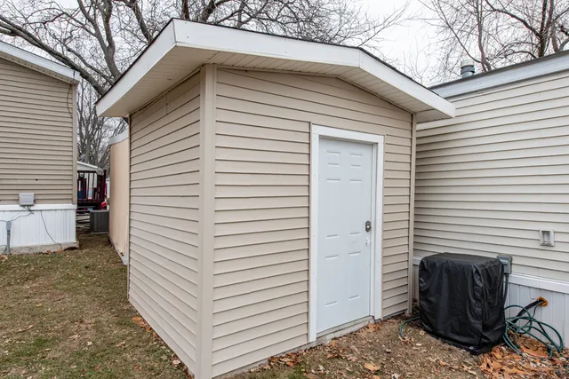 $67,000 | 38569 North Sheridan Road, Unit 512, Beach Park, IL 60087