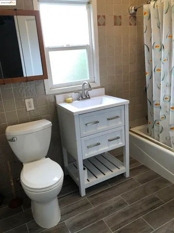 $3,325 | 3527 Suter Street, Oakland, CA 94619