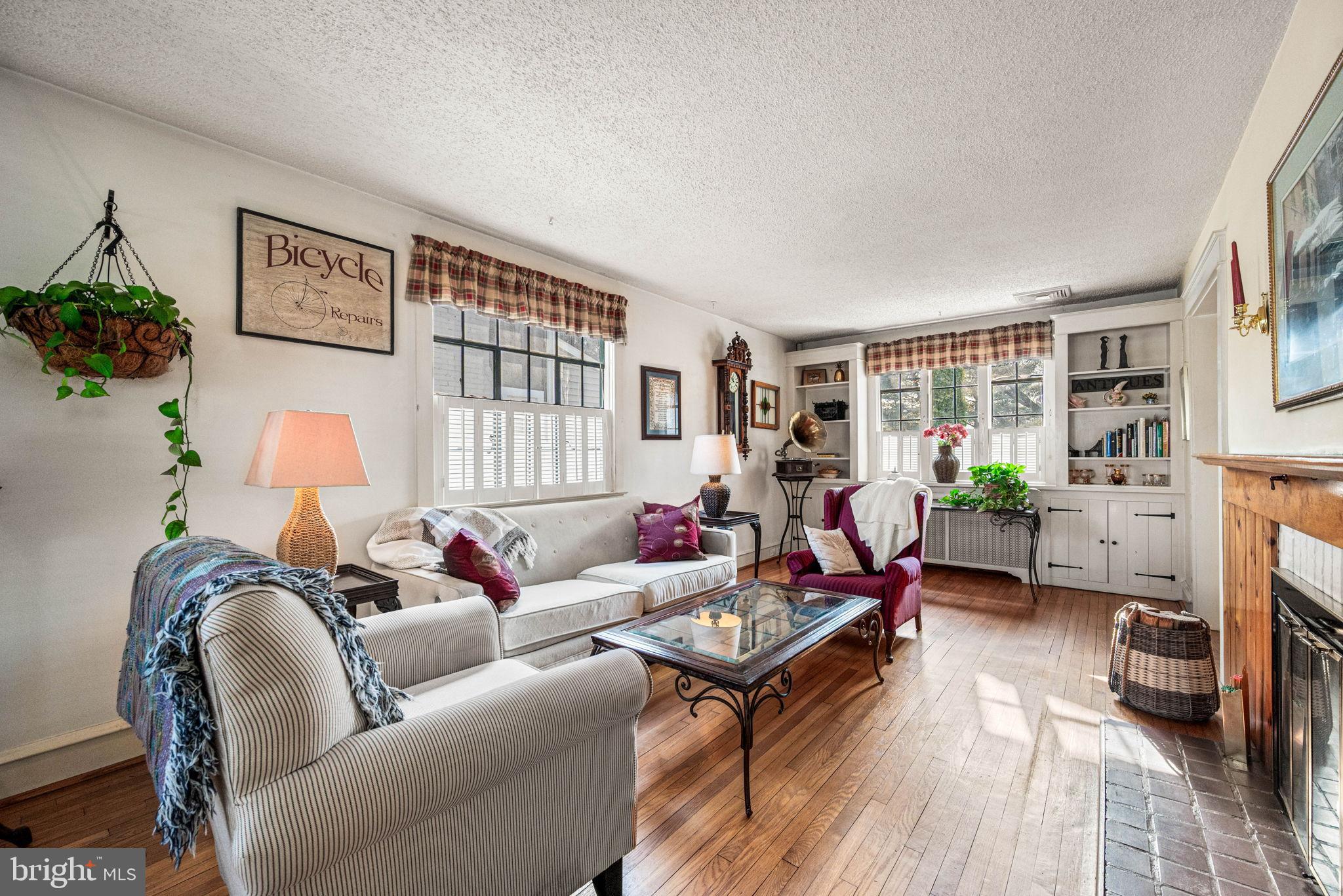 405 Tasker Street Ridley Park, PA 19078 - Photo 4 of 24 Living Room