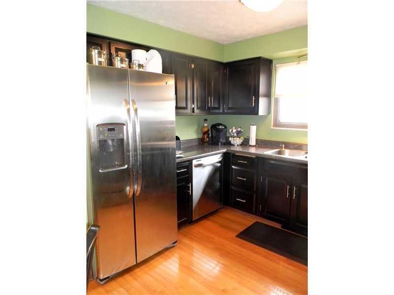 17 Cambria Pittsburgh, PA 15209 - Photo 4 of 18 Kitchen.