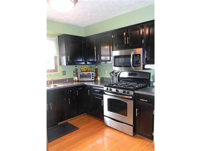 17 Cambria Pittsburgh, PA 15209 - Photo 5 of 18 Kitchen.