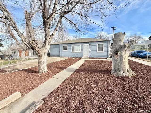 $2,195 | 700 Perry Street, Denver, CO 80204