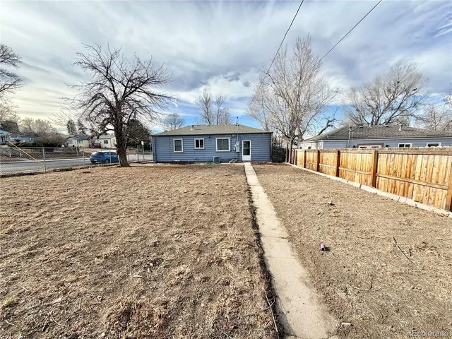 a front view of house with yard