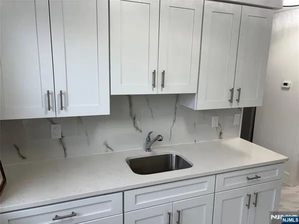 $2,850 | 334 Midland Avenue, Saddle Brook, NJ 07663