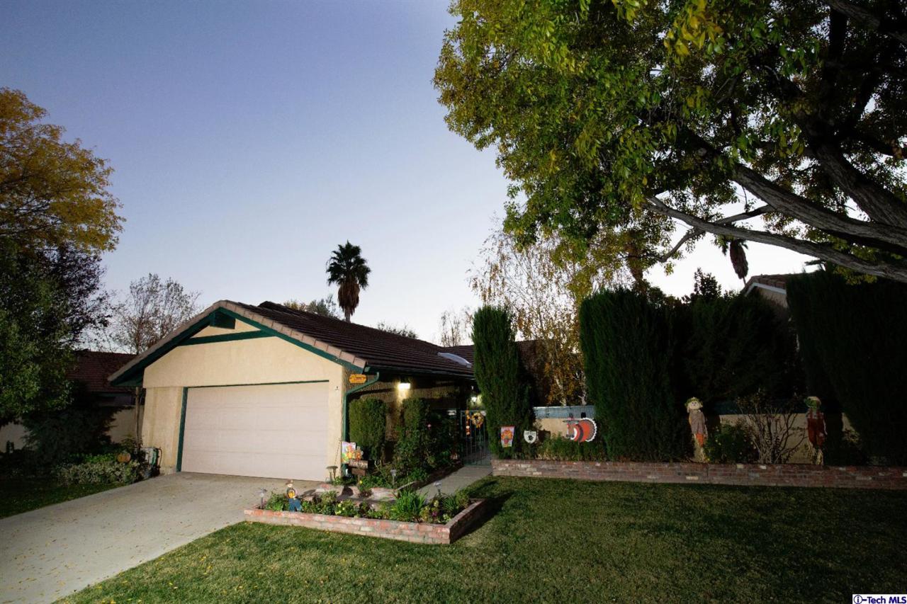 25633 Salceda Road Valencia, CA 91355 - Photo 1 of 29 a view of outdoor space and yard
