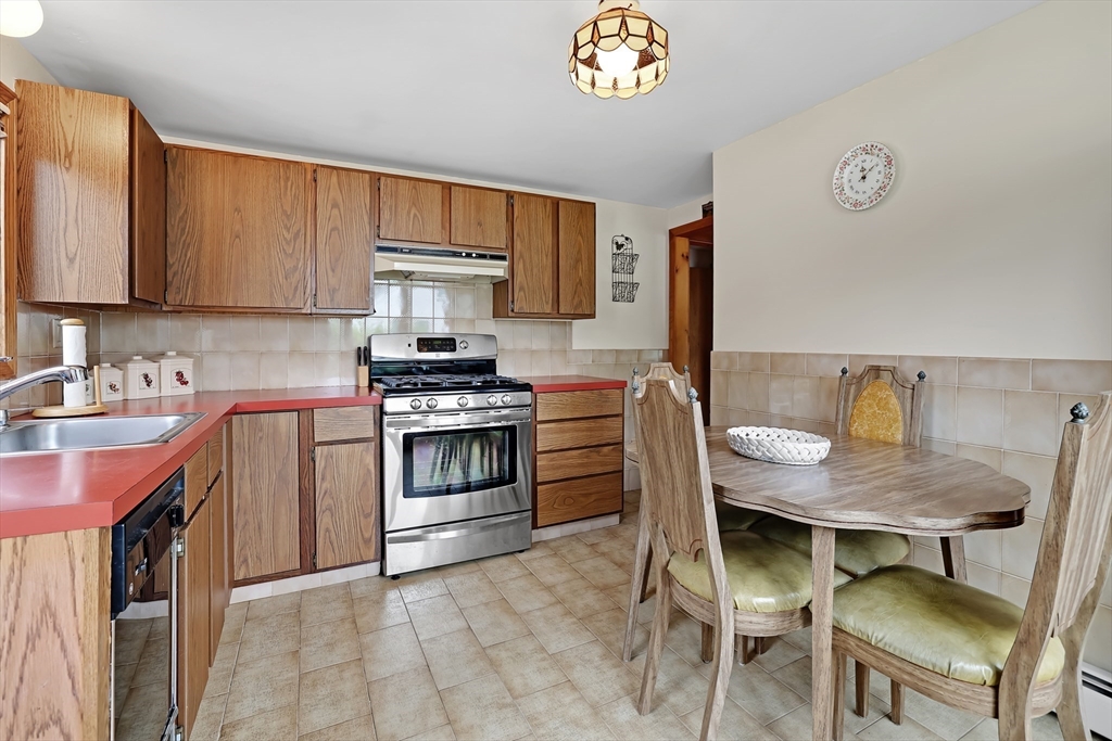 17 Swift Avenue Wareham, MA 02571 - Photo 8 of 30