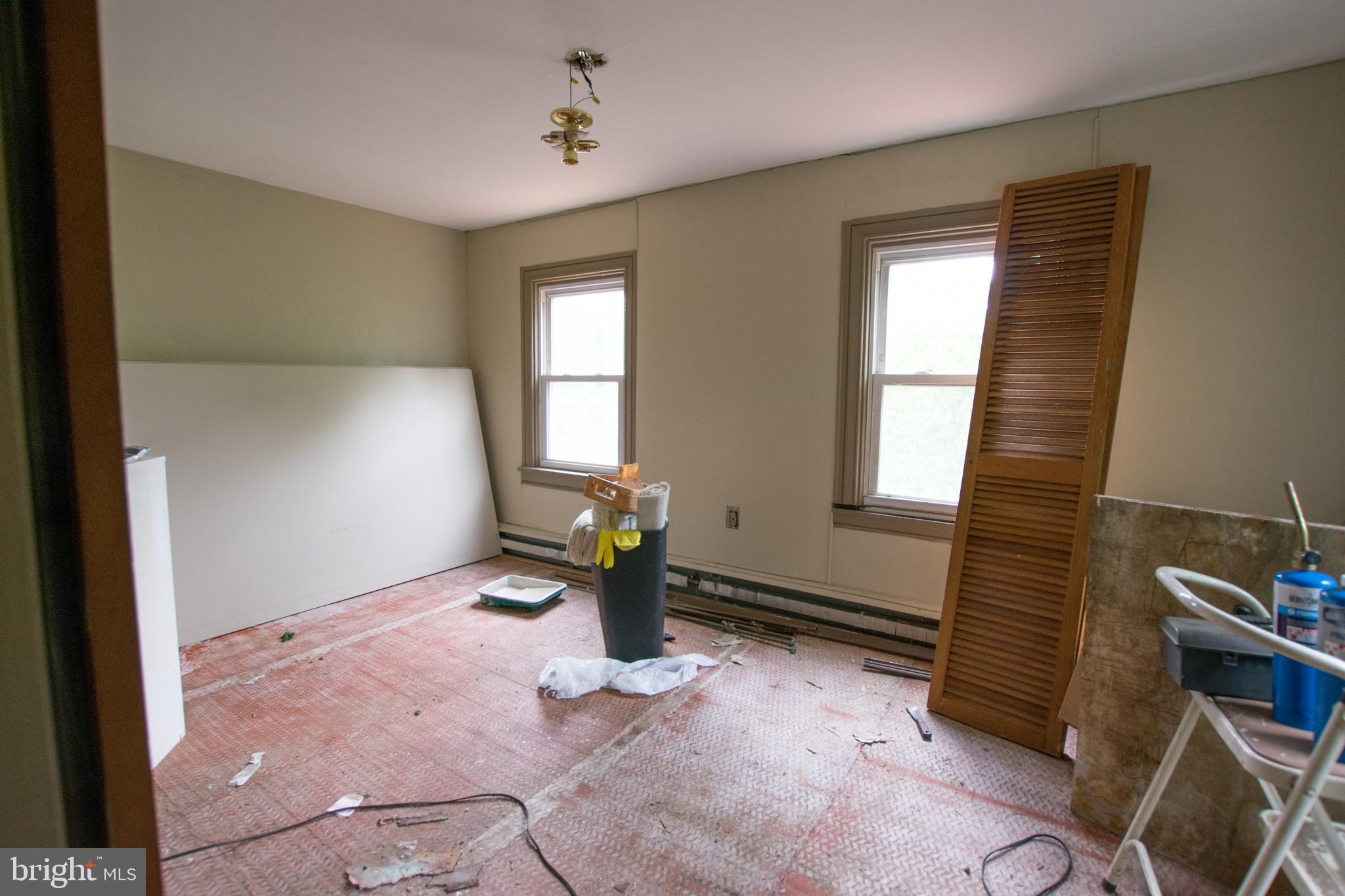 361 Parkmount Road Media, PA 19063 - Photo 5 of 10 2nd floor bedroom
