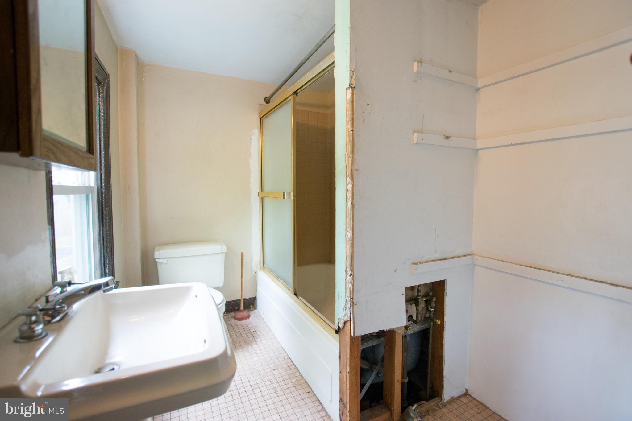 361 Parkmount Road Media, PA 19063 - Photo 6 of 10