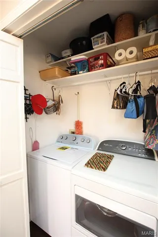 $430,000 | 960 Hilltop Drive, Sullivan, MO 63080