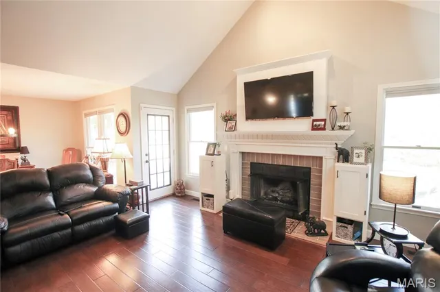 $430,000 | 960 Hilltop Drive, Sullivan, MO 63080