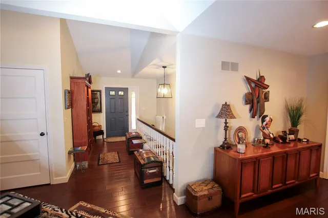 $430,000 | 960 Hilltop Drive, Sullivan, MO 63080