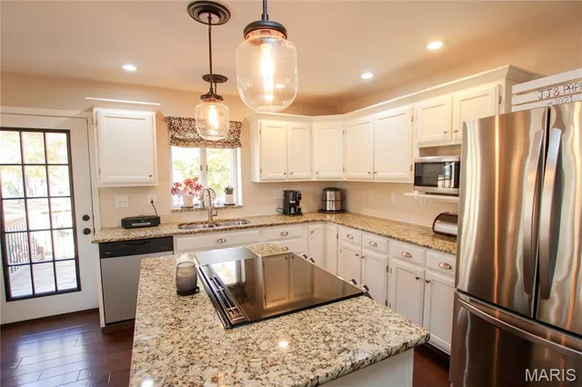 $430,000 | 960 Hilltop Drive, Sullivan, MO 63080