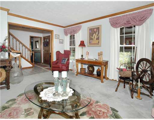 962 Highway 380 Apollo, PA 15613 - Photo 7 of 12 Living Room.