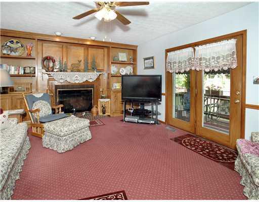 962 Highway 380 Apollo, PA 15613 - Photo 9 of 12 Den/Family/Great Room.