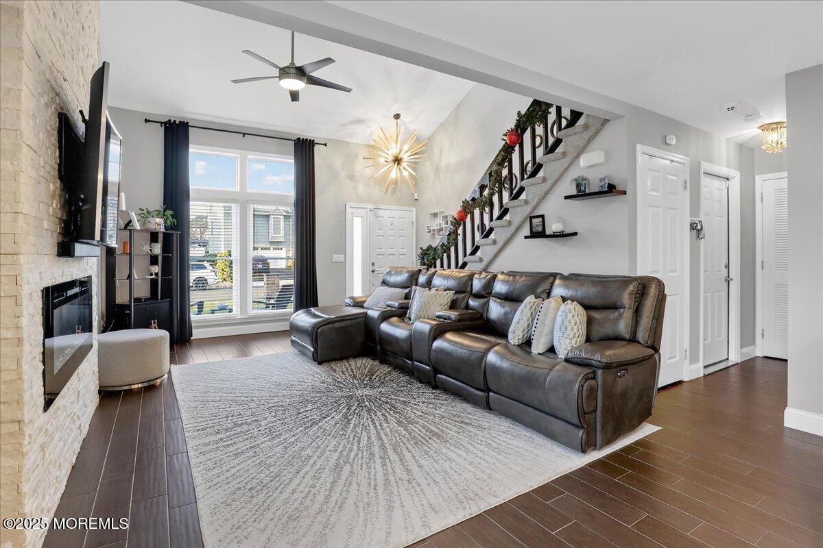 27 Sweet Gum Road Howell, NJ 07731 - Photo 9 of 39 09-Living Room