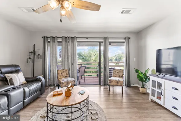 $2,300 | 715 Washington Colonial Beach, Unit 15, Colonial Beach, VA 22443