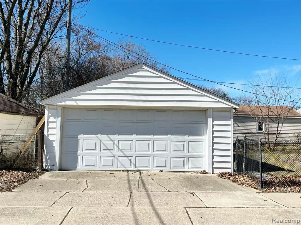 3303 Chester Road Royal Oak, MI 48073 - Photo 6 of 33