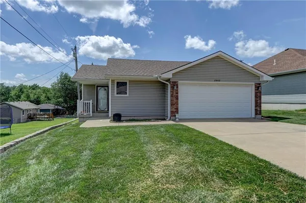 $235,000 | 2802 Easton Street, Harrisonville, MO 64701