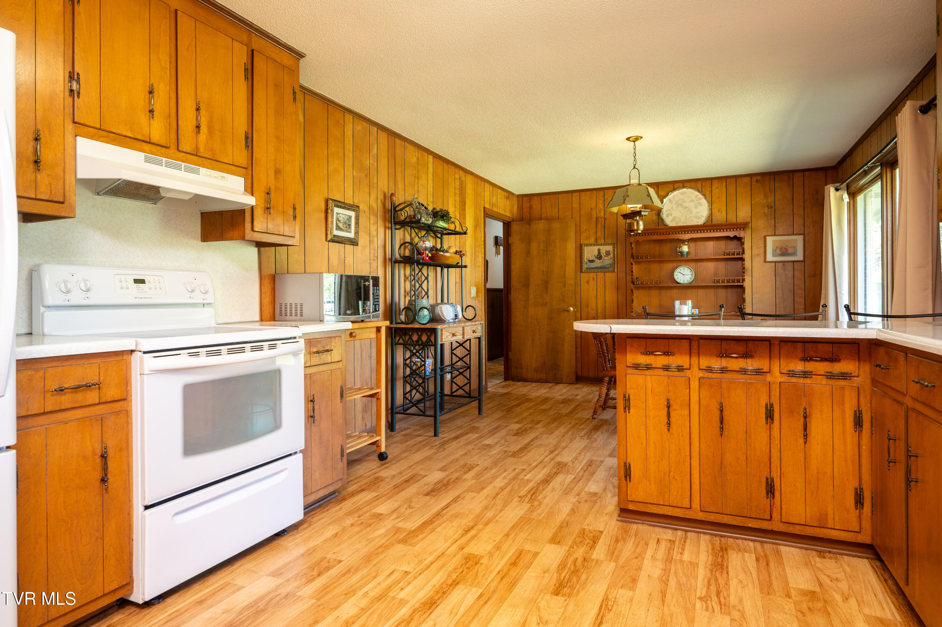 2120 Old Lewis Road Johnson City, TN 37601 - Photo 11 of 45 Old Lewis-25