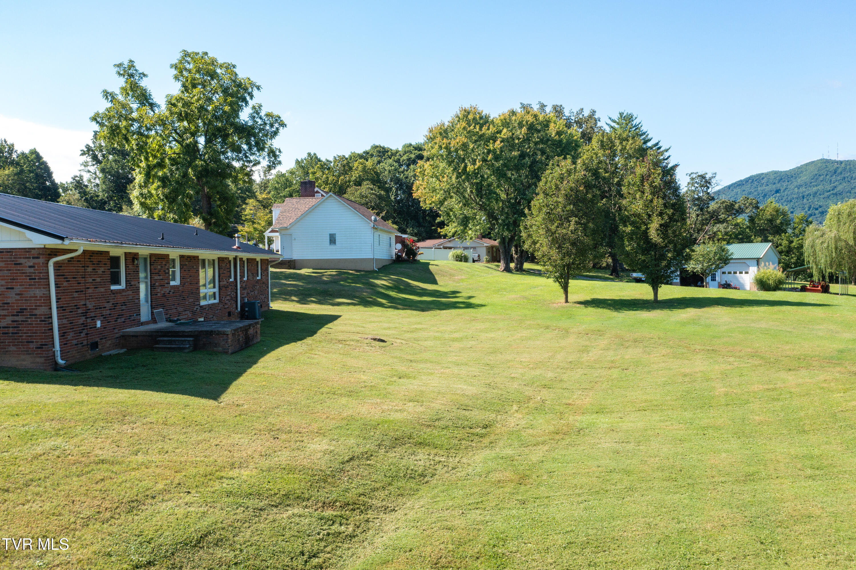 2120 Old Lewis Road Johnson City, TN 37601 - Photo 37 of 45 Old Lewis-8